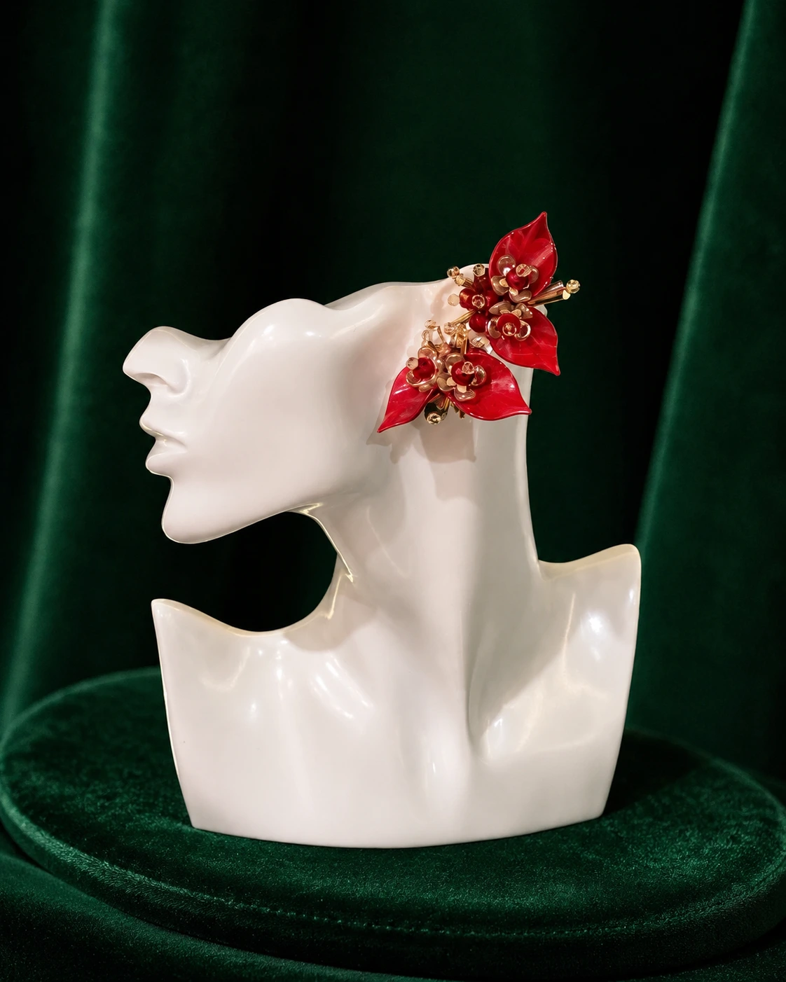 Chloe Ear Clip — NO BRAND
