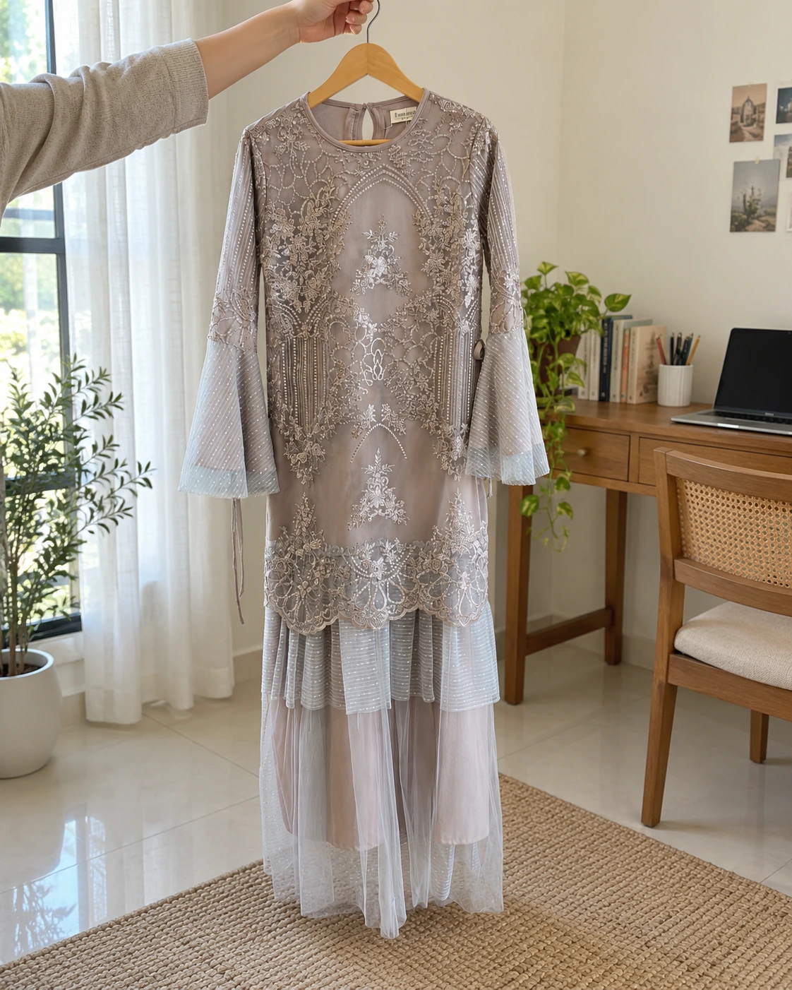 Famouscarf 2 Dress — PRELOVED